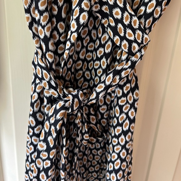 Diane von Furstenberg Wrap Dress - Size 4 - Picture 3 of 7